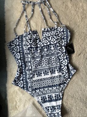 Zaful Navy and White Geometric One-Piece Swimsuit